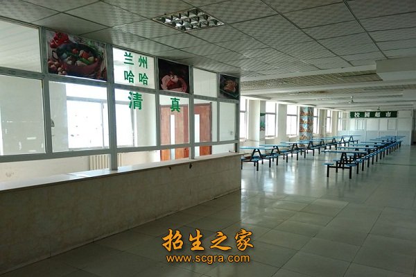 宁夏清华职业技术学校食堂 校园里的暖心“食”光
