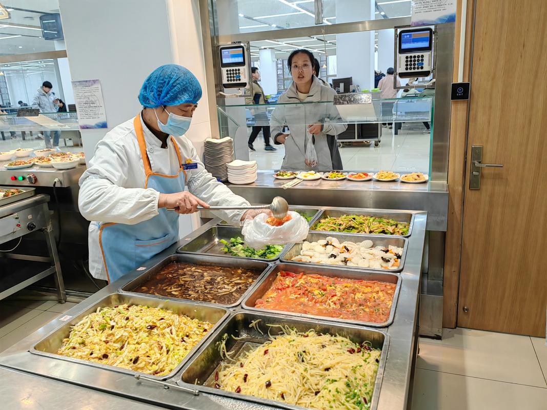 新学期食堂大变身，师生共享舌尖新体验